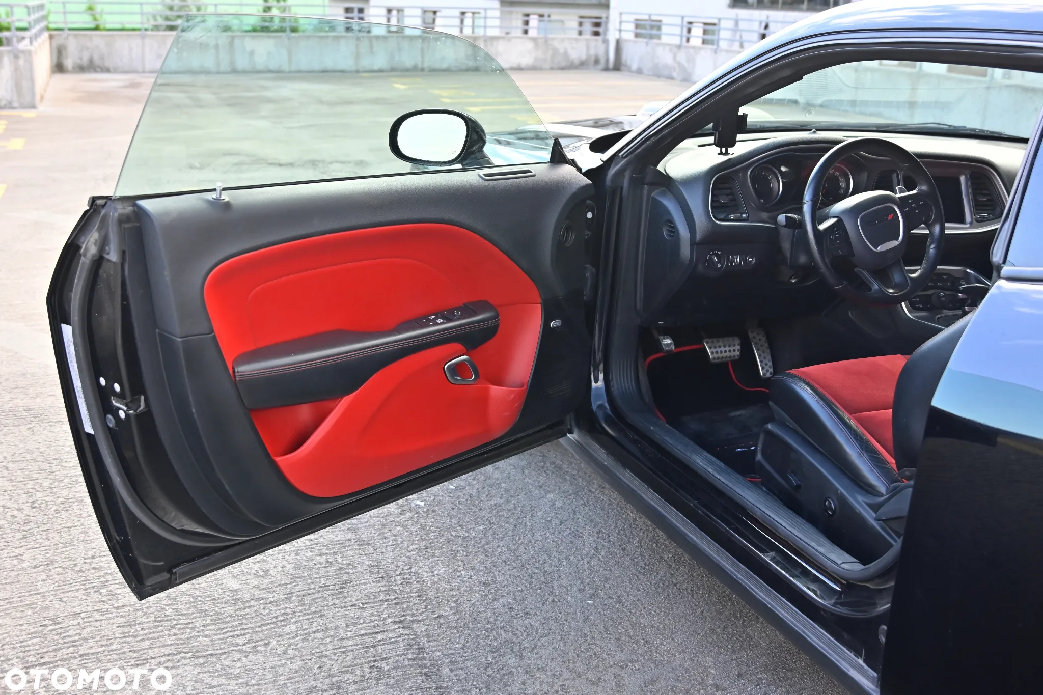 Dodge Challenger 6.4 Scat Pack - 11