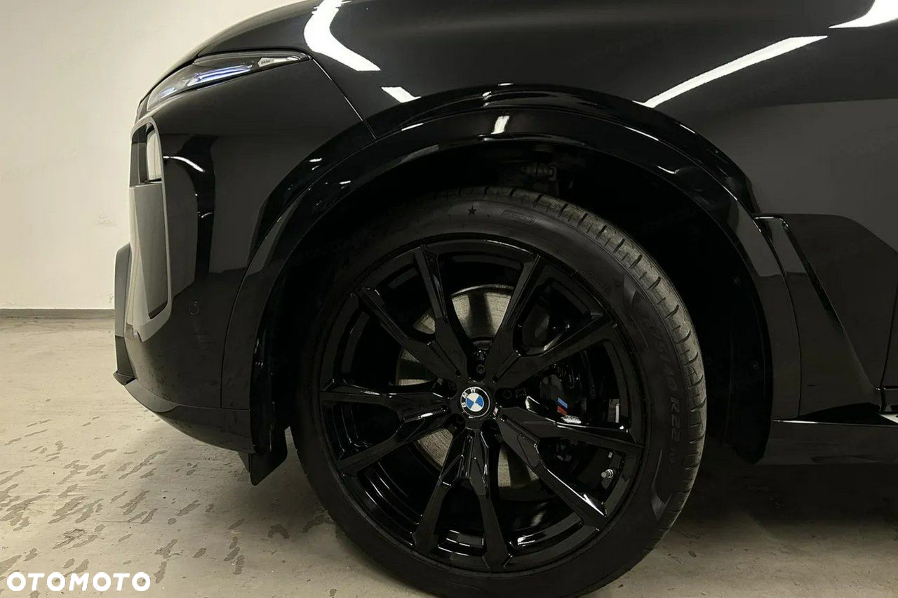 BMW X7 - 7