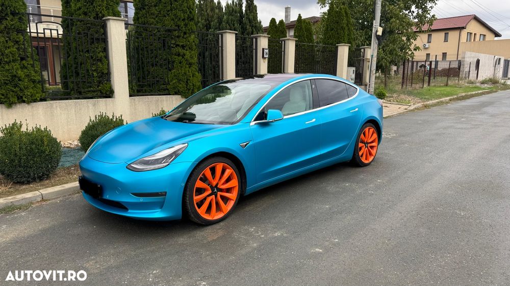 Tesla Model 3 - 1