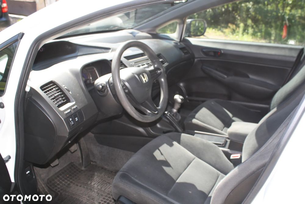 Honda Civic 1.8 Executive - 17