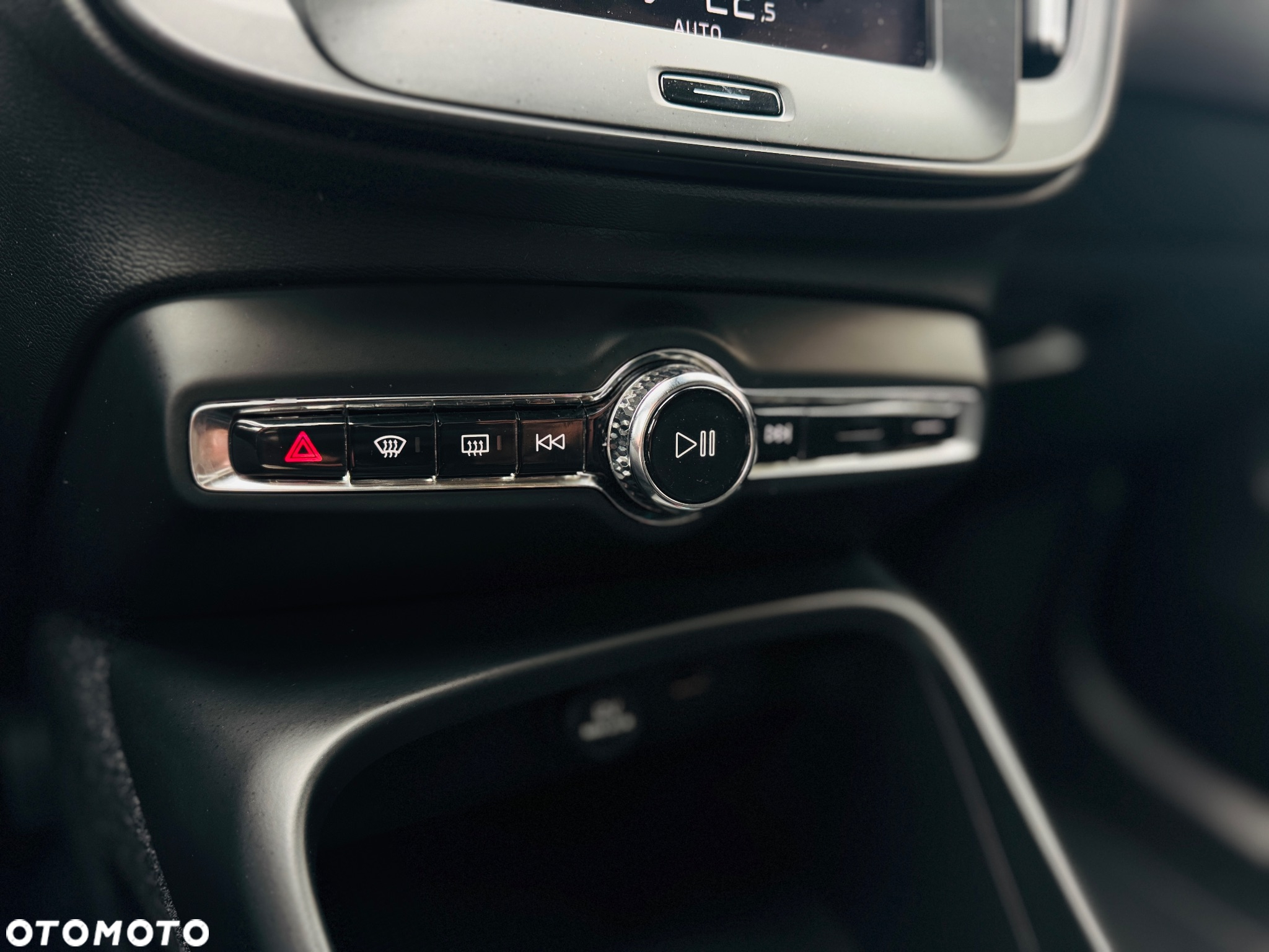 Volvo XC 40 D3 Momentum Pro - 11