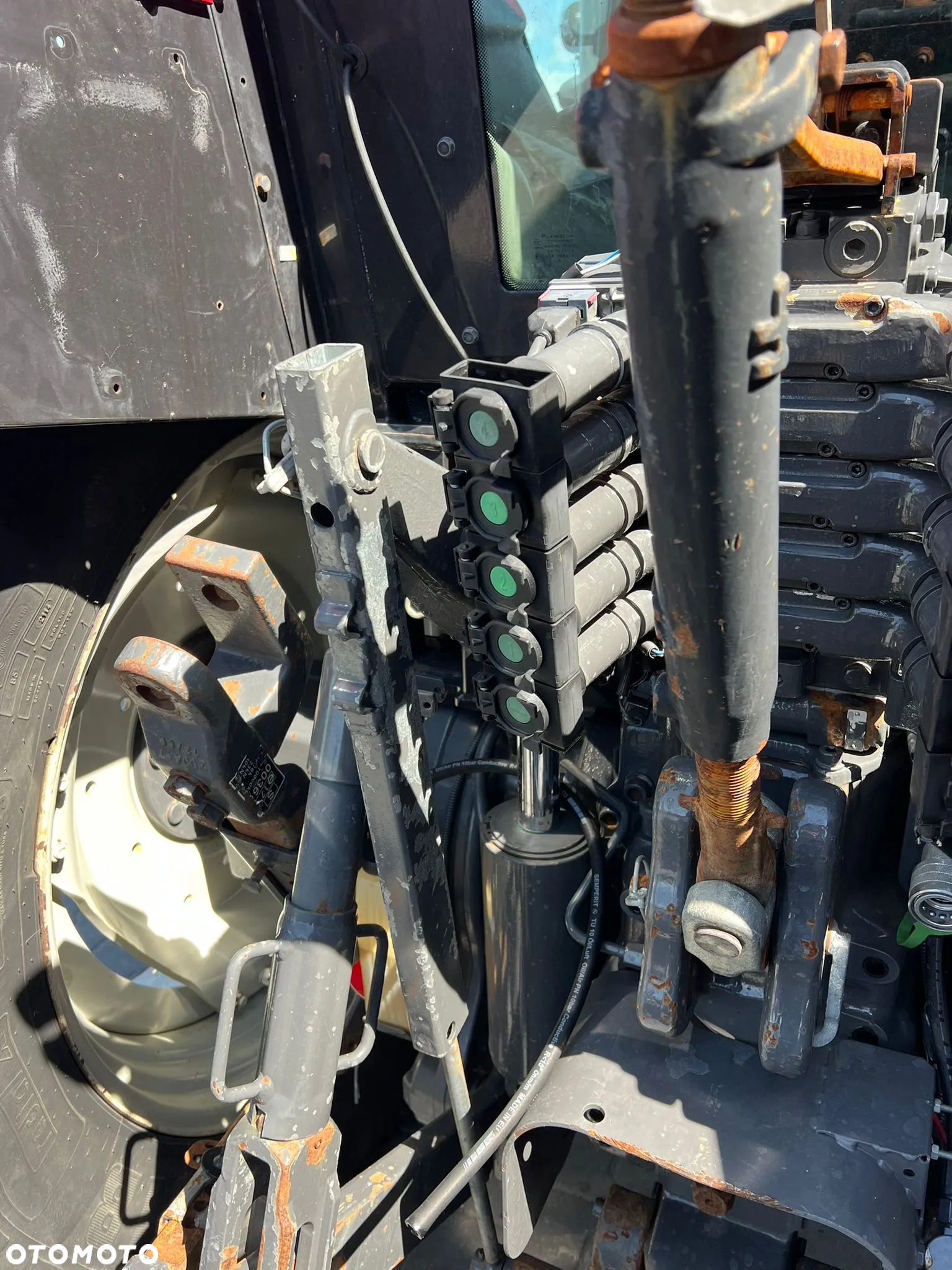 Valtra N 123 1663 DIRECT  JOHN DEERE 6330 - 9