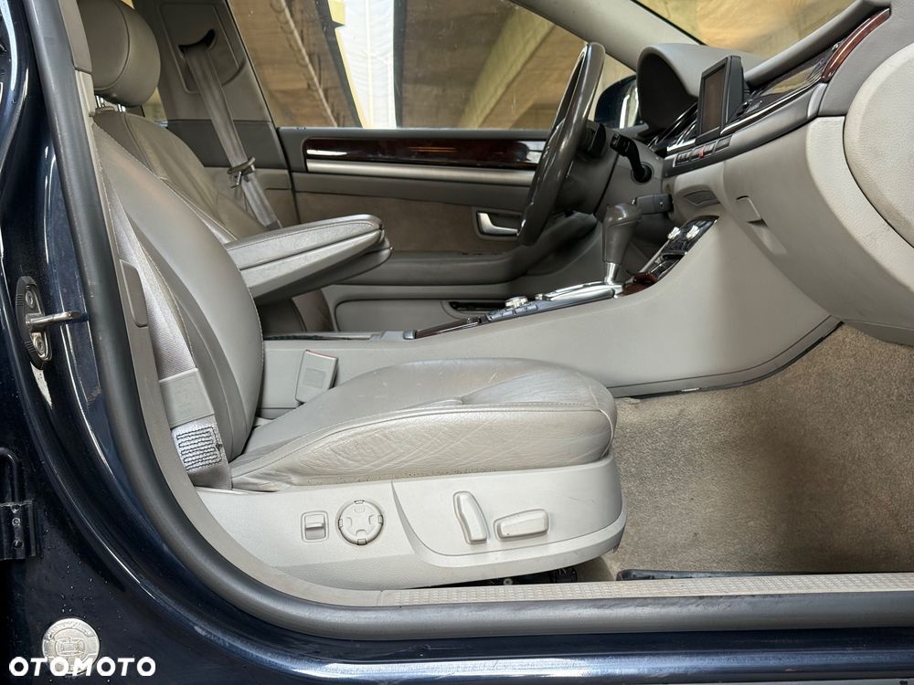 Audi A8 3.7 Quattro - 24