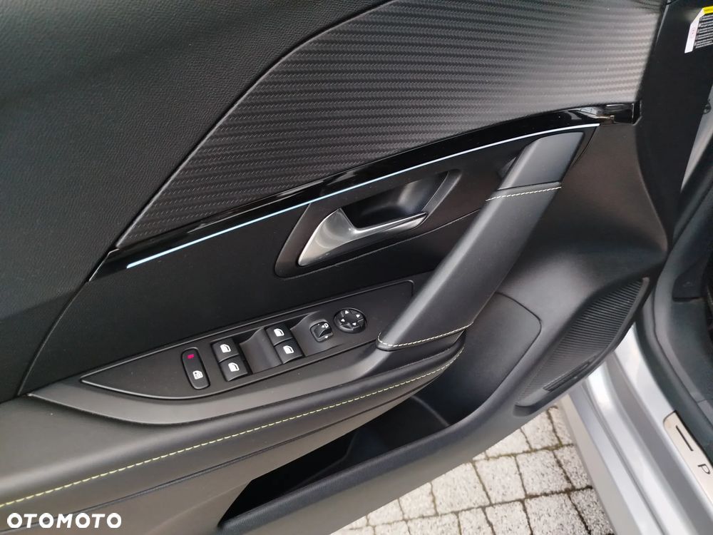 Peugeot 208 PureTech 100 GT - 22