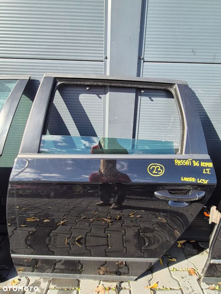 VOLKSWAGEN PASSAT B6 DRZWI - 3