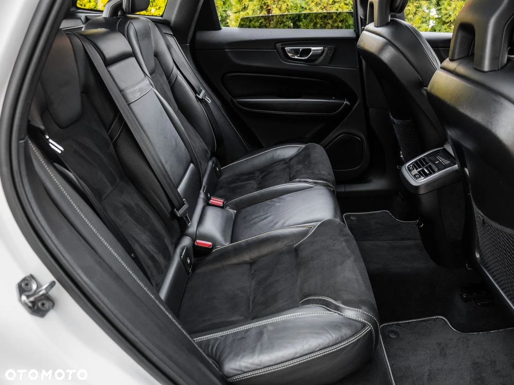 Volvo XC 60 D4 AWD Geartronic RDesign - 15