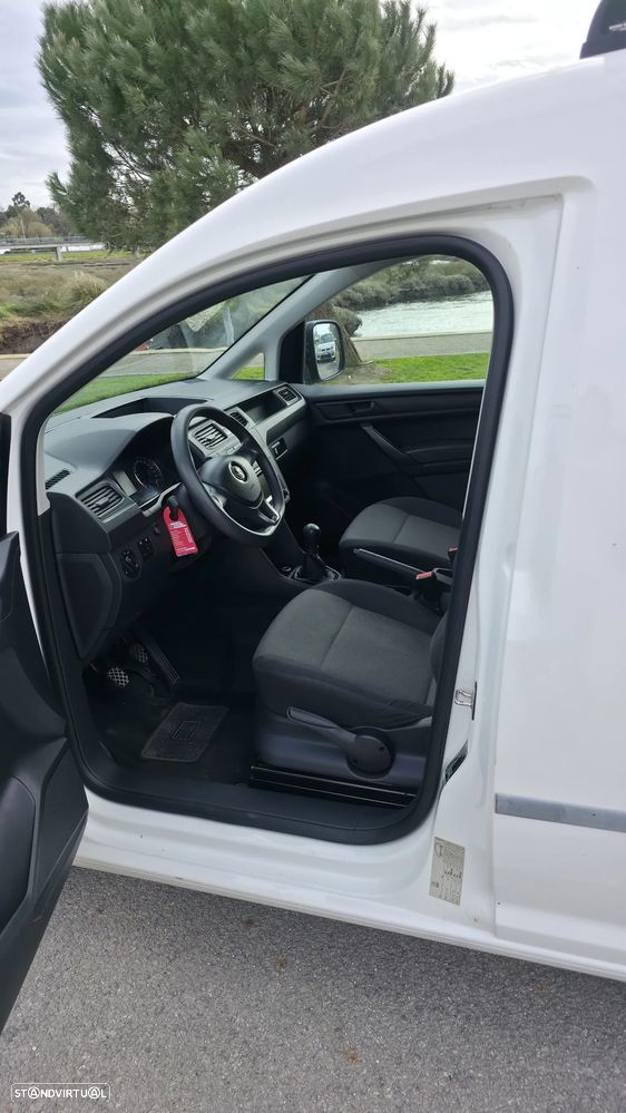 VW Caddy Maxi - 9