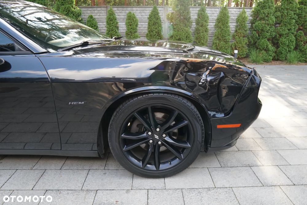 Dodge Challenger - 17