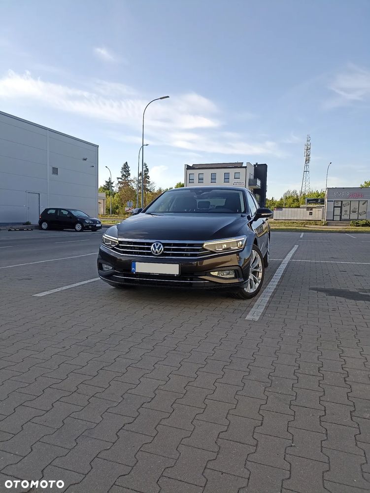 Volkswagen Passat - 2