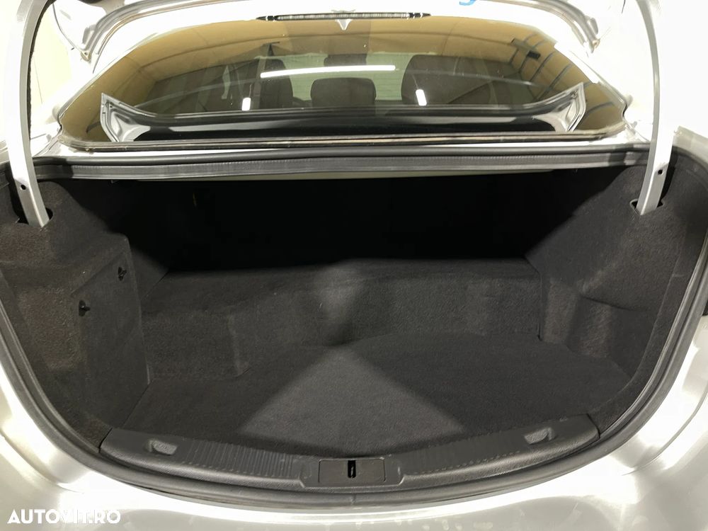 Ford Mondeo 2.0 HEV Titanium - 12