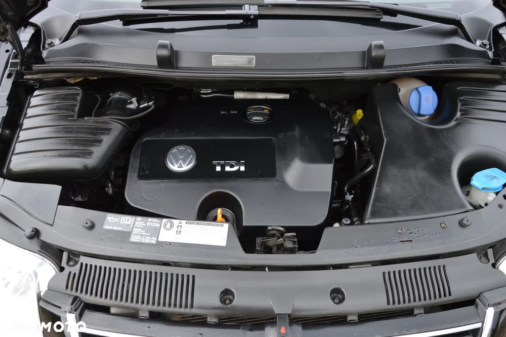 Volkswagen Sharan 1.9 TDI 4Motion Sportline - 22