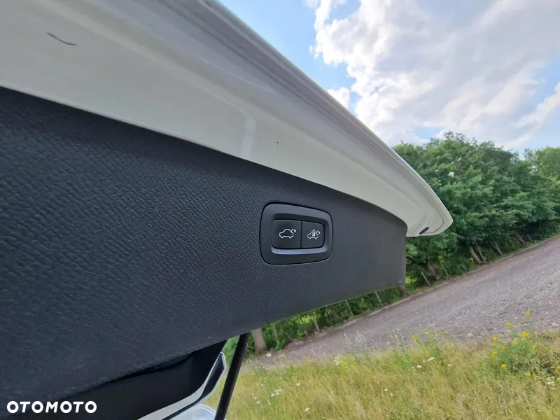 Volvo XC 90 T6 AWD Momentum 7os - 31