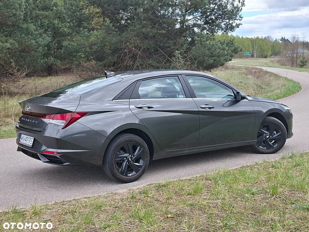 Hyundai Elantra 1.6 Smart CVT - 12