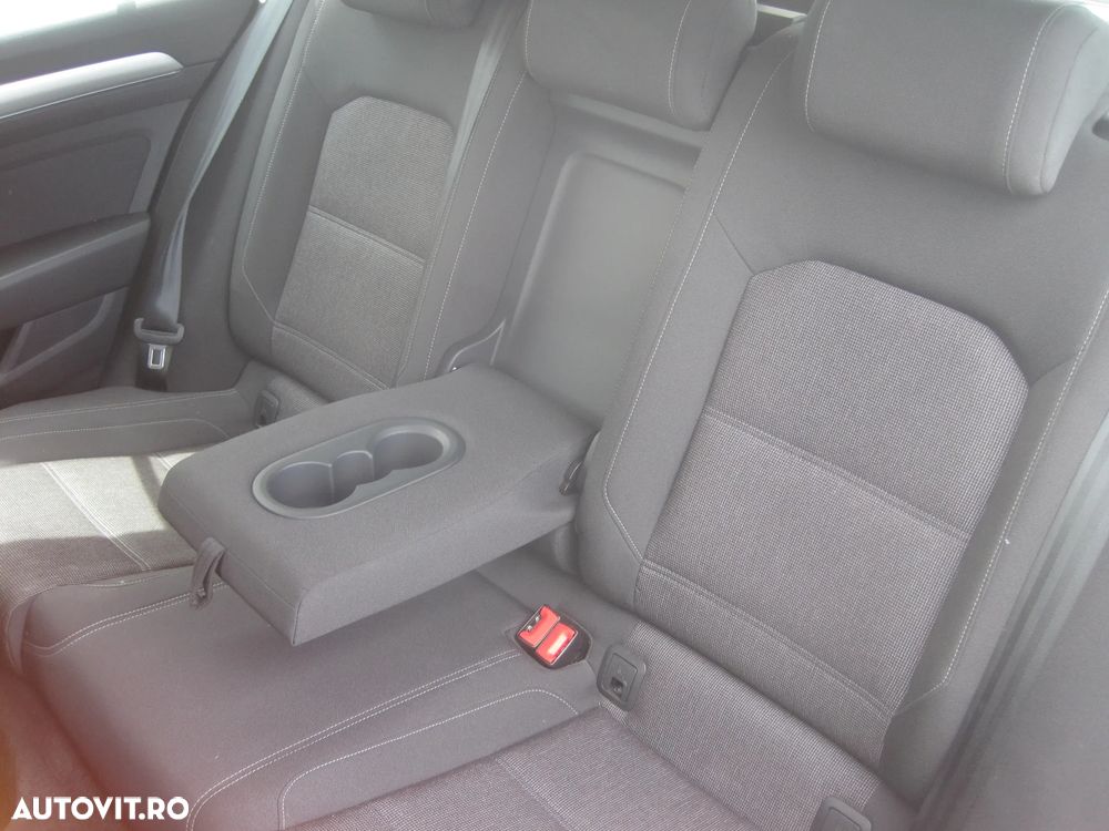 Volkswagen Passat 2.0 TDI Comfortline - 12