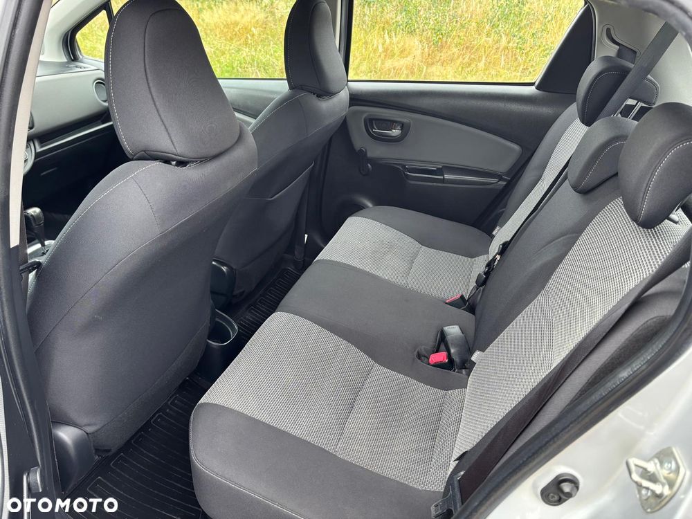 Toyota Yaris Hybrid 100 Sol - 15