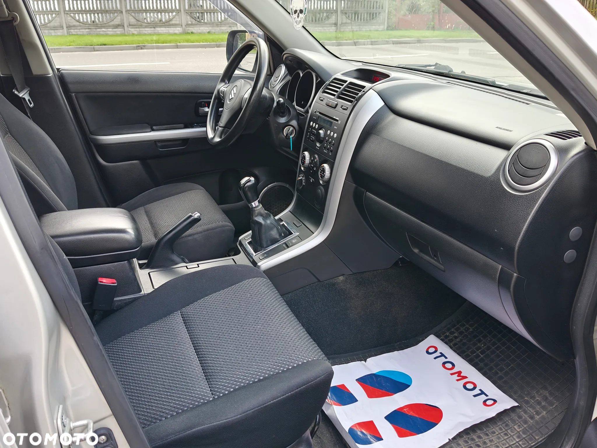Suzuki Grand Vitara 2.0 - 17