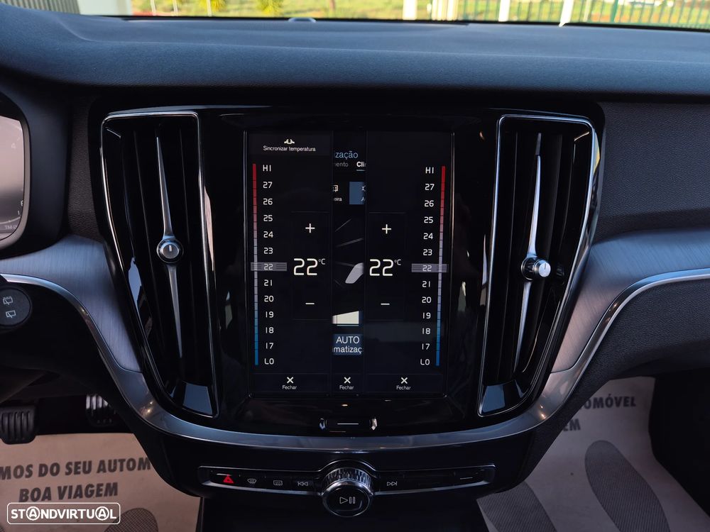 Volvo V60 2.0 D3 Momentum Plus - 10