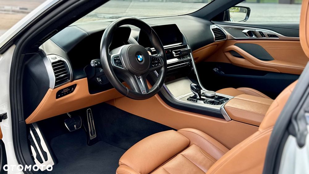 BMW Seria 8 - 14
