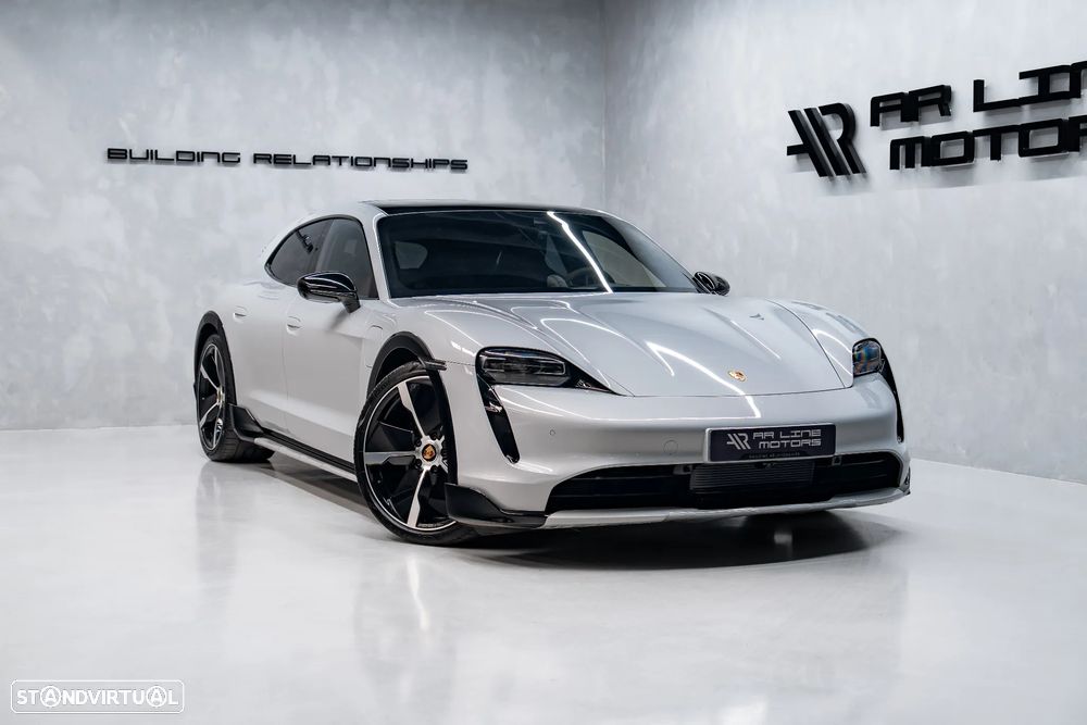 Porsche Taycan Cross Turismo 4 - 3