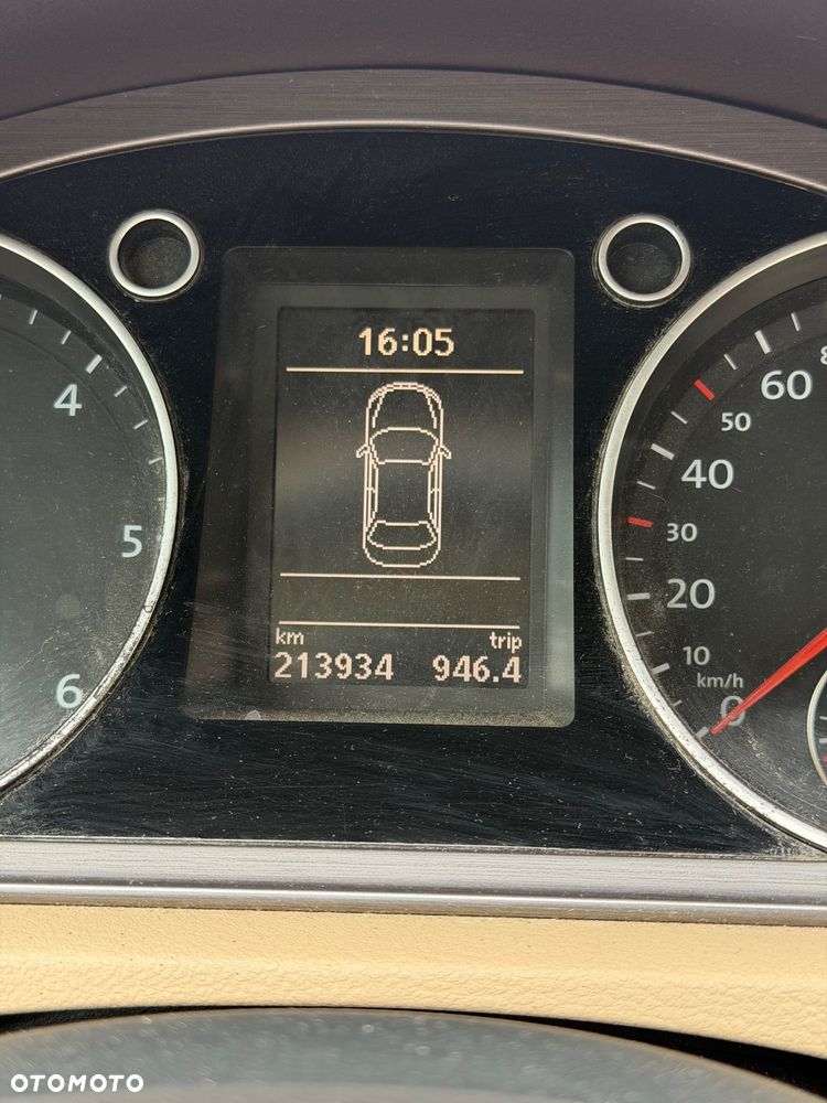 Volkswagen Passat 2.0 TDI Comfortline - 11