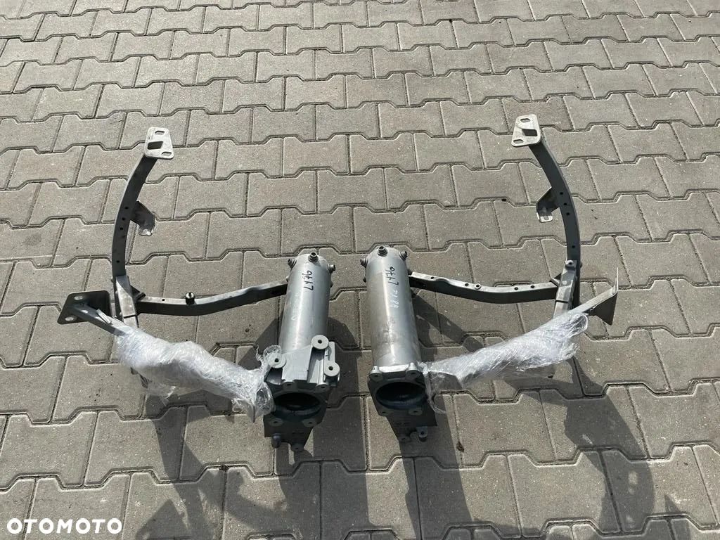 AUDI A8 D3 STREFA PAJĄK WSPORNIK LEWY PRAWY LY7G - 1