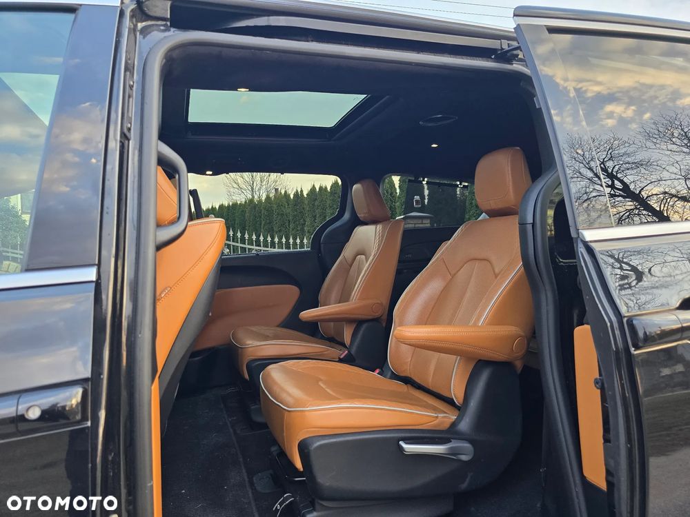 Chrysler Pacifica - 19