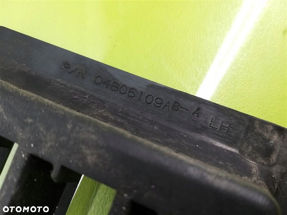 Atrapa Grill Dodge Magnum 2004-2007 PRZED LIFT 04806109A ORYGINAŁ - 4