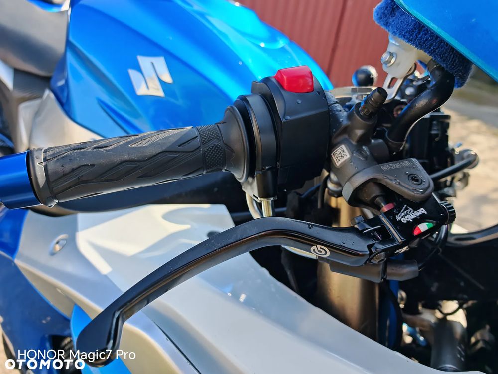 Suzuki GSX-R - 6
