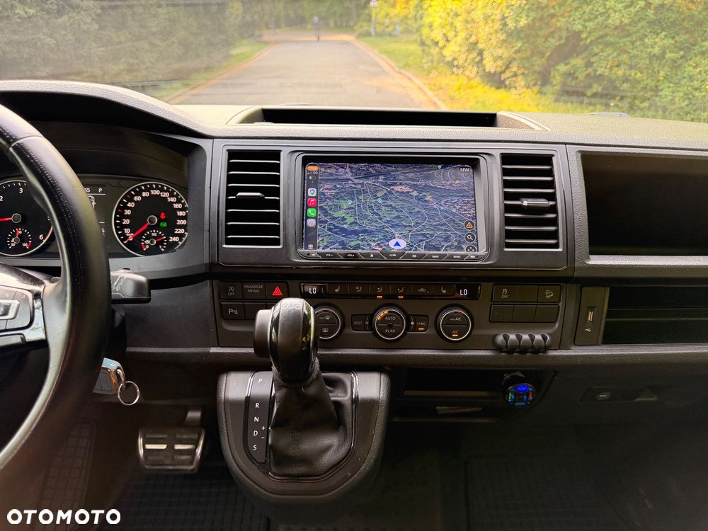 Volkswagen Caravelle - 18