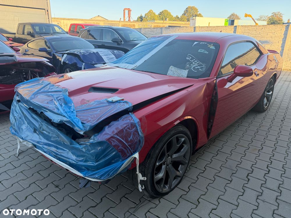 Dodge Challenger - 2