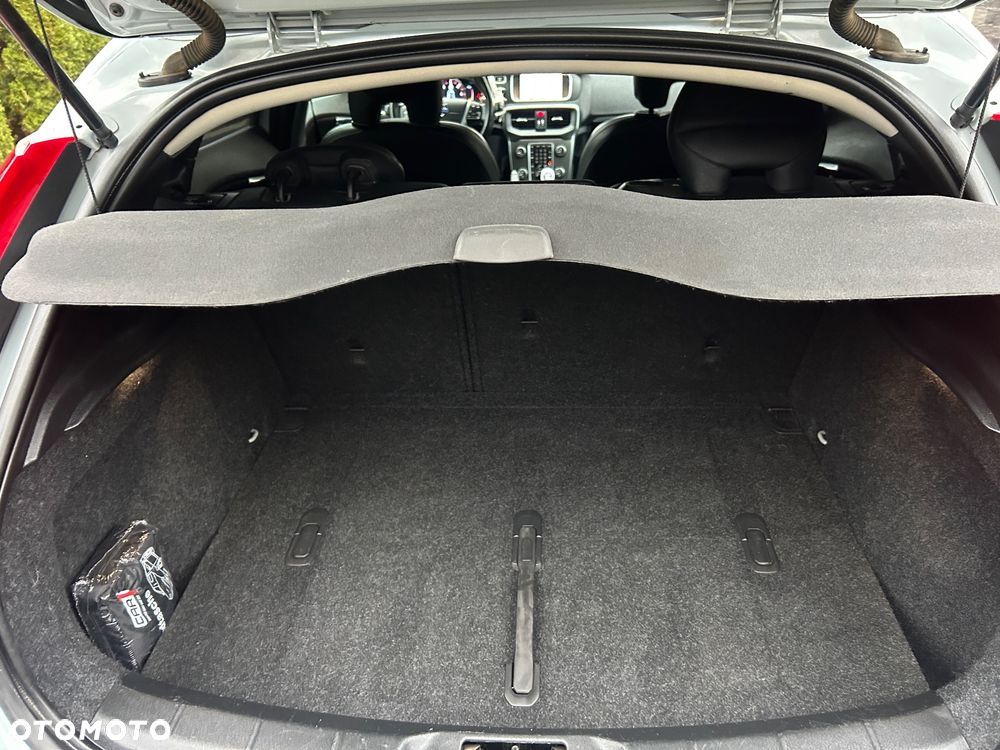 Volvo V40 D2 Momentum - 12