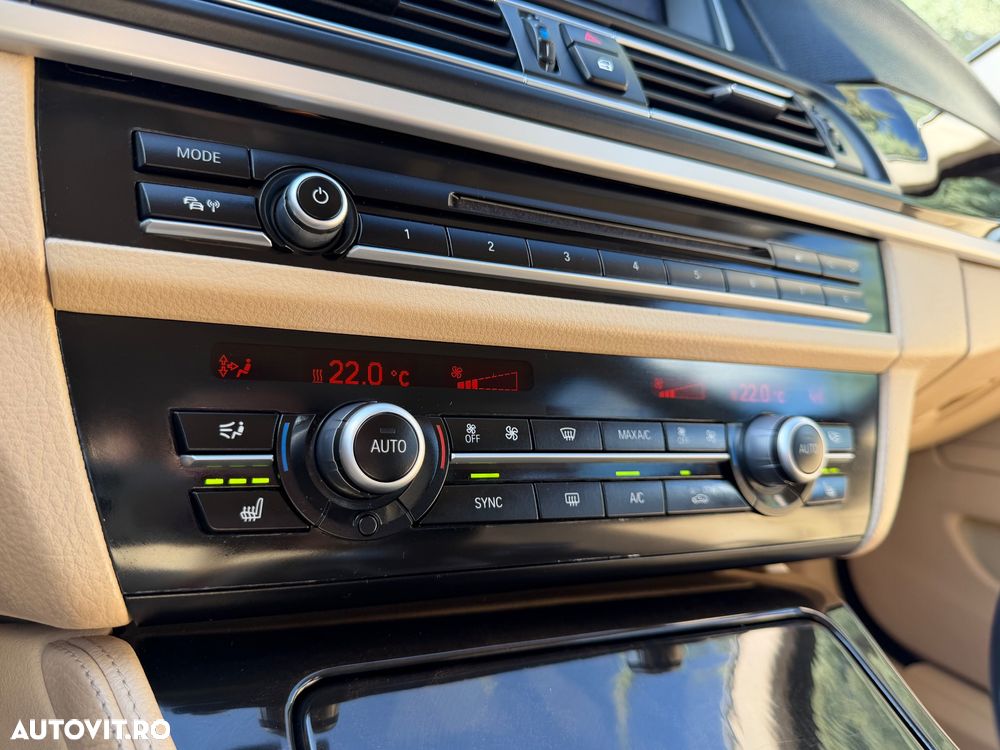 BMW Seria 5 520d Aut. - 24