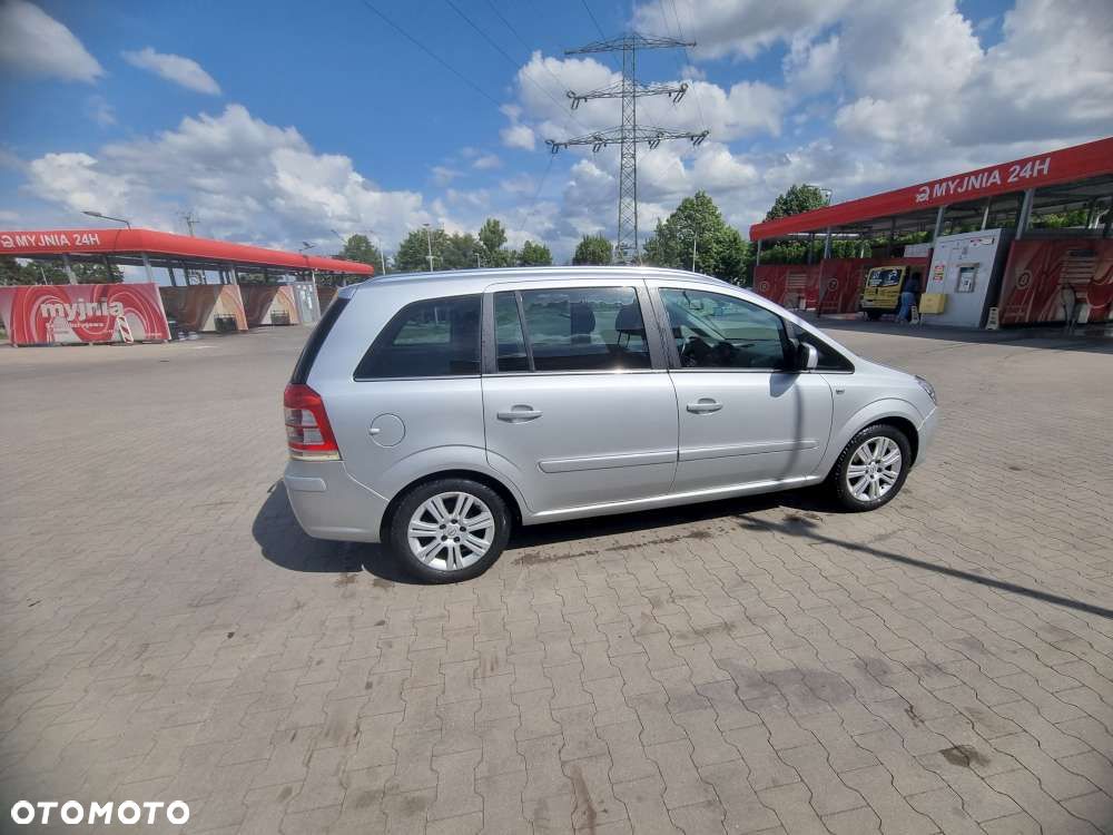 Opel Zafira 1.8 Cosmo - 6