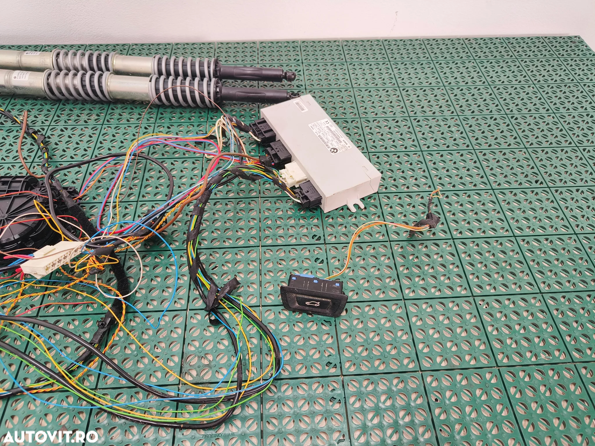Kit complet Portbagaj electric BMW F11 ( modul, amortizoare, buton) - 2