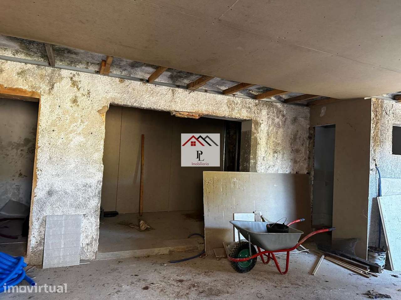 Moradia para reconstruir com varios anexos e com 3000 m2 de terreno (V - Grande imagem: 5/18