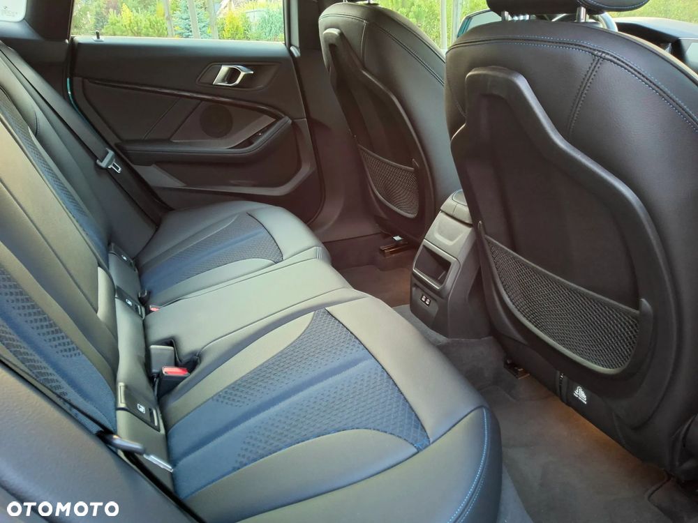 BMW Seria 2 218i M Sport - 10