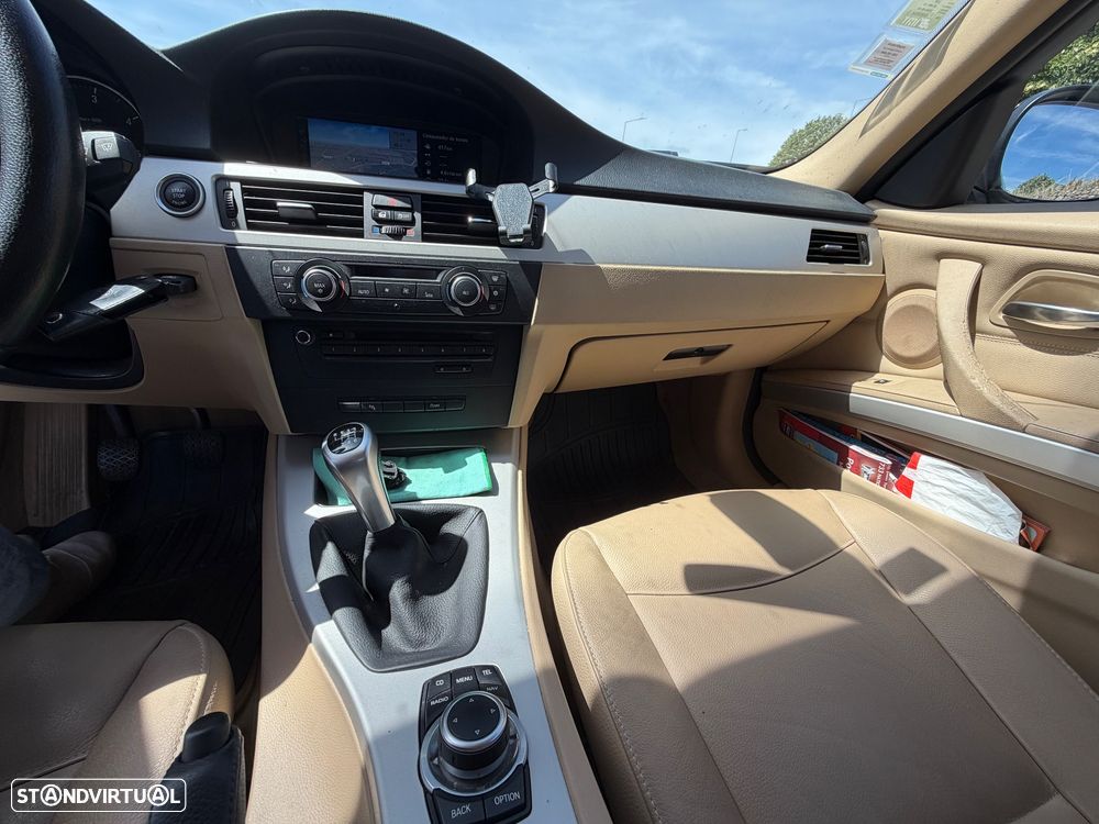 BMW 320 d EfficientDynamics Navigation - 18