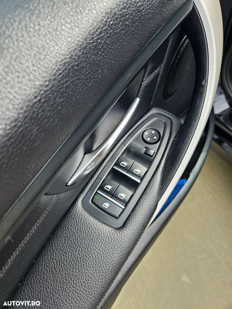 BMW Seria 3 320d Sport Line - 19