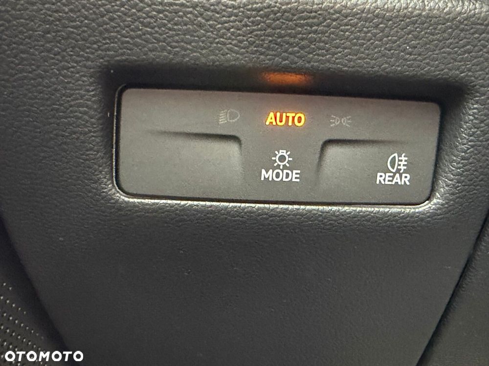Skoda Superb 1.5 TSI mHEV Selection DSG - 18