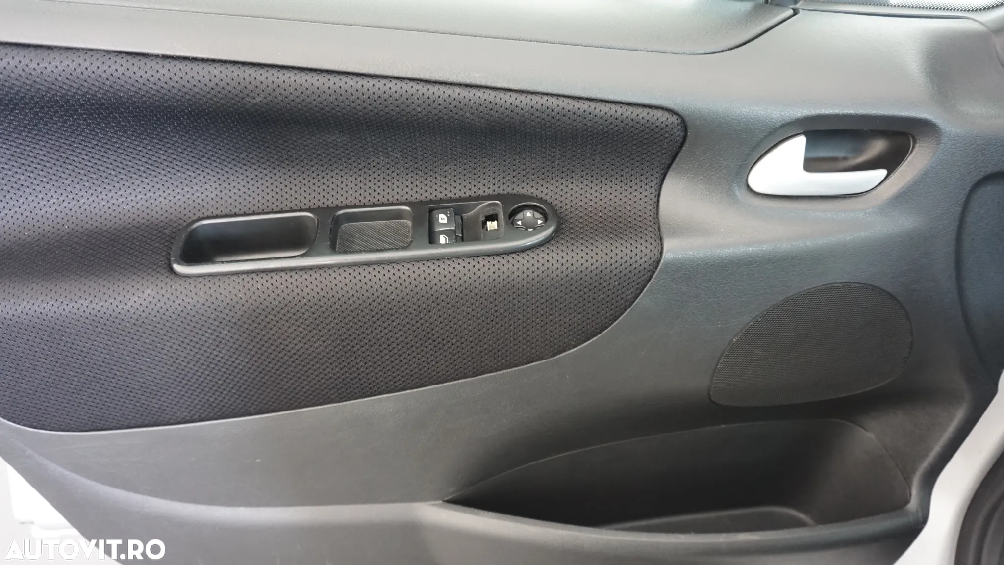 Peugeot 207 1.6 HDI FAP Allure - 9