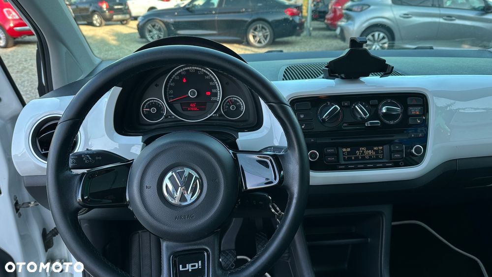 Volkswagen up! white - 11