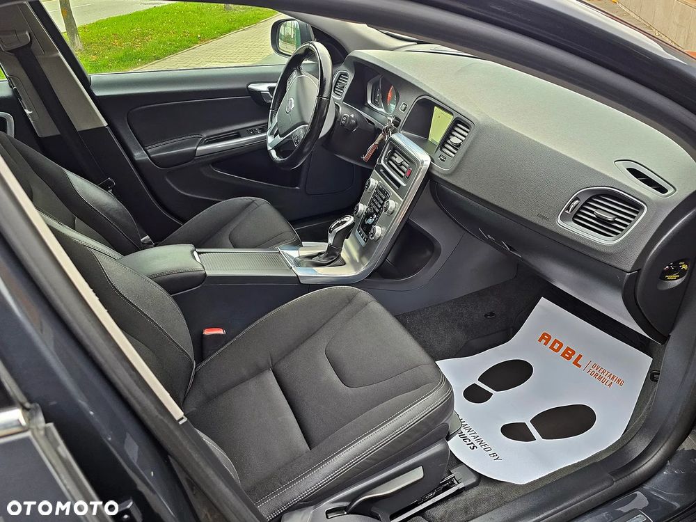Volvo V60 D4 Geartronic Summum - 18