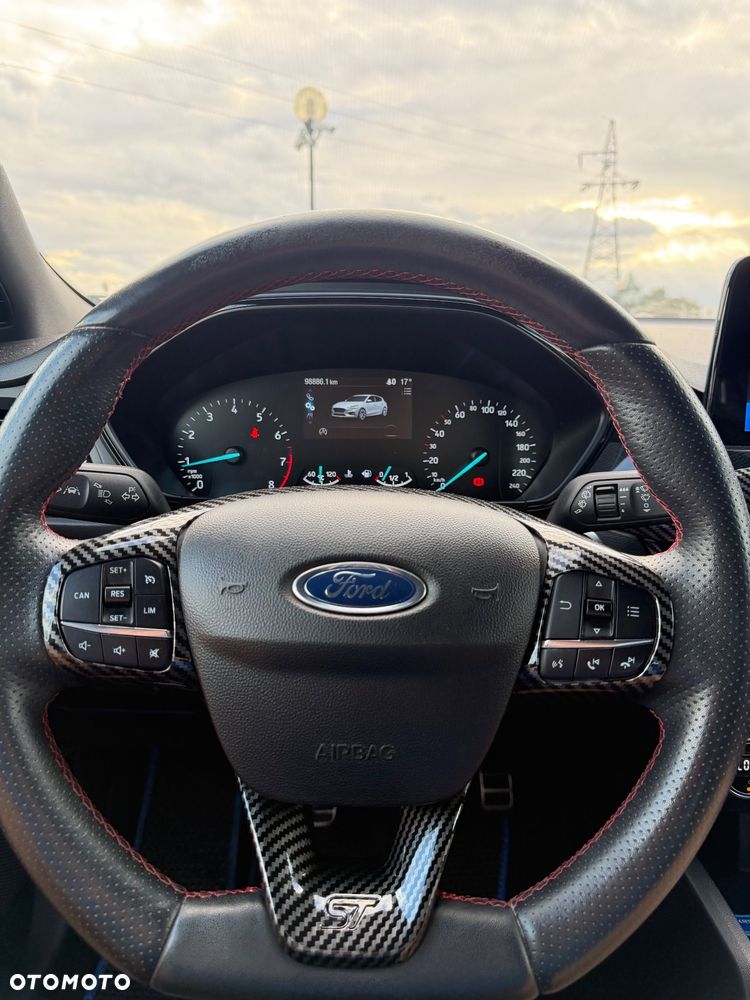 Ford Focus 1.0 EcoBoost ST-Line - 12