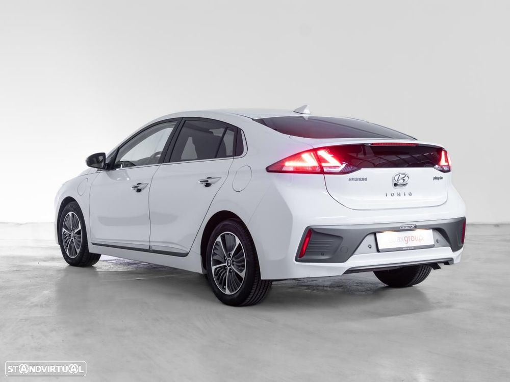 Hyundai Ioniq - 4