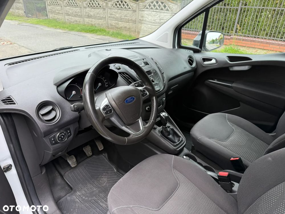 Ford Transit Courier - 9