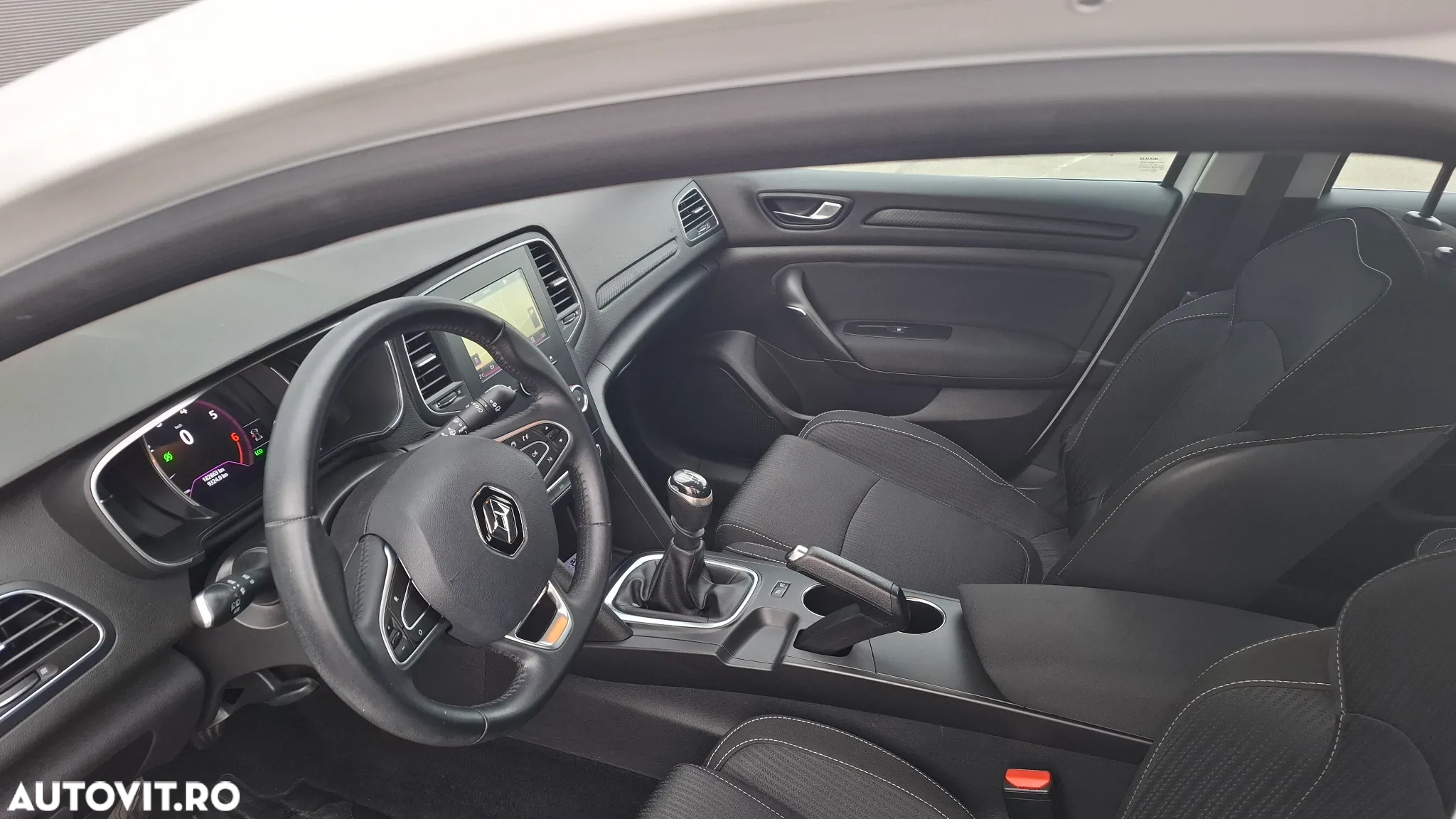 Renault Megane Grandtour TCe 115 GPF LIMITED - 27