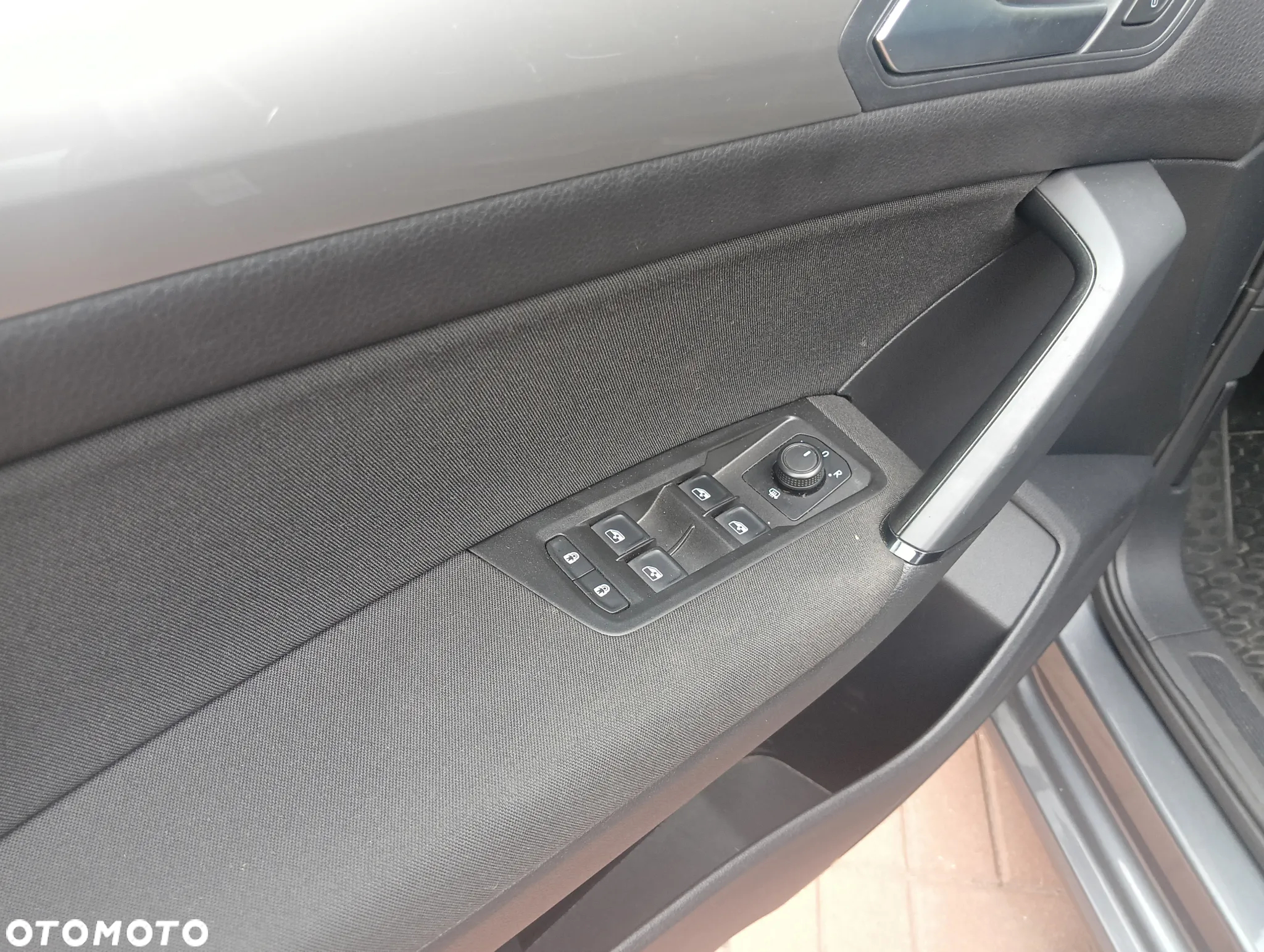 Volkswagen Touran 1.6 TDI SCR DSG Join - 9