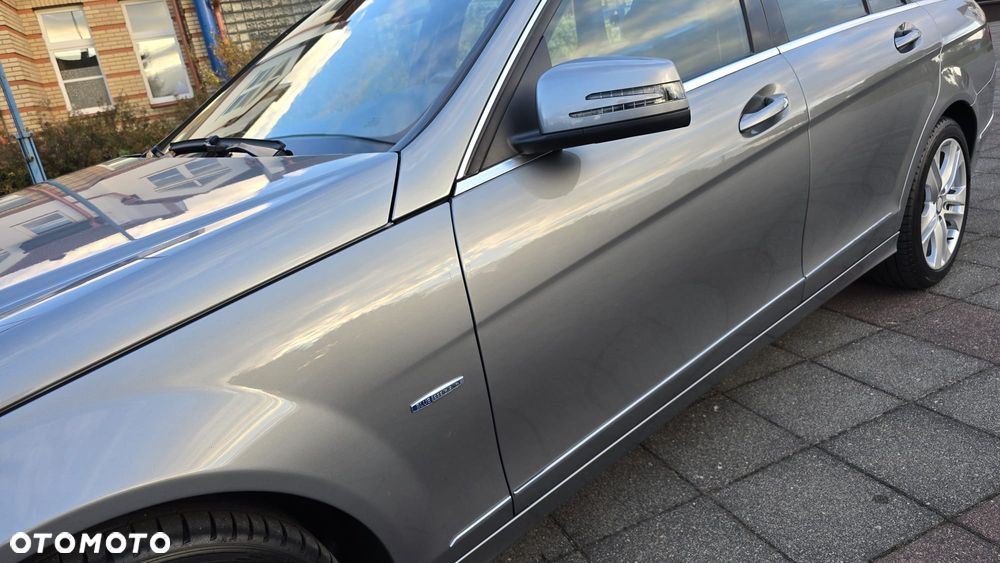 Mercedes-Benz Klasa C 180 BlueEFFICIENCY Avantgarde - 32