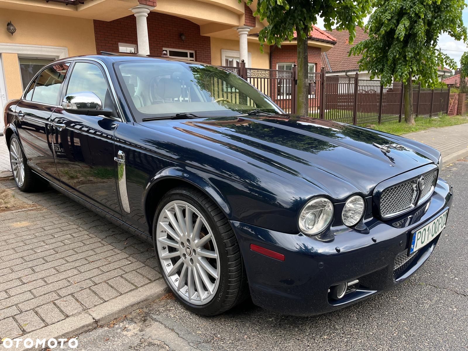 Jaguar XJ XJ8 4.2 LWB - 1