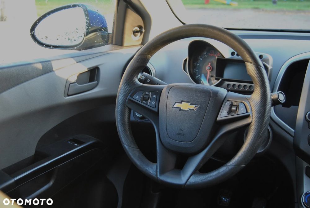 Chevrolet Aveo 1.2 LT - 9